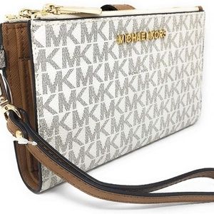 Michael Kors
Double Zip Signature Wristlet
(New)